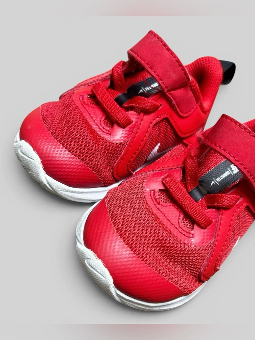 Nike Toddler Shoes Red/White Hook & Loop Sneakers Size 4 | Lightweight Shoes